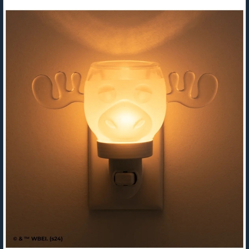 Scentsy Christmas Vacation Moose Cup Warmer & Night Light